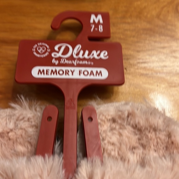 Pink slippers - Picture 2 of 5